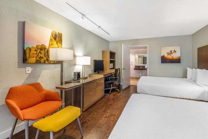Room 14 of 33